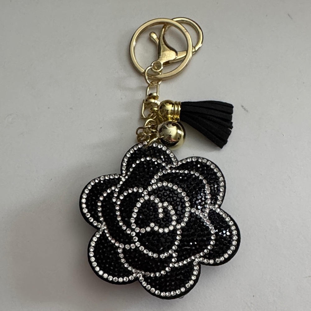 Black and Gold Camilla flower Keychain
